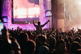 Multa de 96.000 euros a Brava Madrid por cláusulas abusivas y restricciones de pago