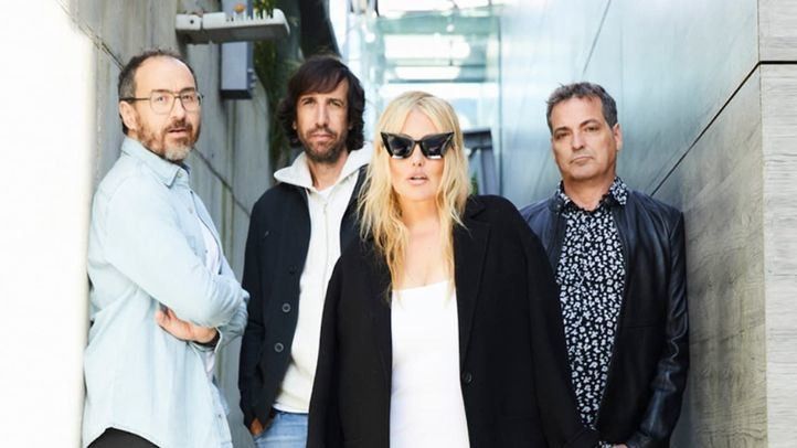 Amaia Montero junto a la Oreja de Van Gogh tras su reincorporación en la banda