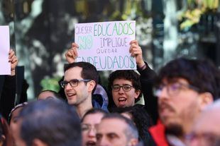 Imagen de archivo: Concentración en defensa de la universidad pública