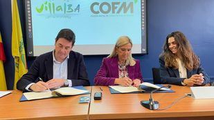 Collado Villalba y el COFM firman un acuerdo pionero para mejorar la adherencia al tratamiento de pacientes polimedicados