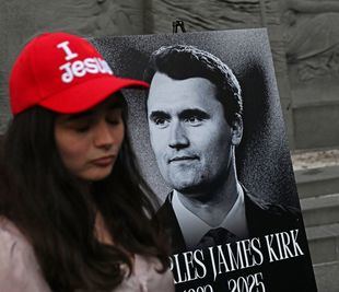 Vox pedirá en el Pleno de Cibeles bautizar un espacio público con el nombre de Charlie Kirk