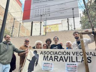 “La salud no cabe en los bajos de un edificio”: Malasaña sale a la calle por su centro sanitario