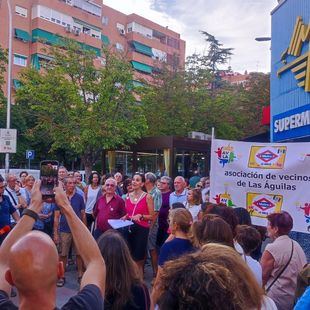 Cacerolada en Las Águilas para exigir una parada de Metro en el barrio