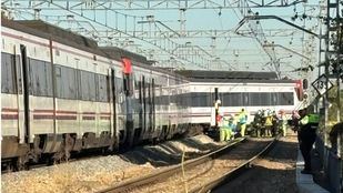 Tren descarrilado en la estación de San Fernando