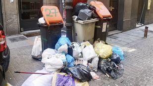 Basura acumulada en las calles de Madrid.