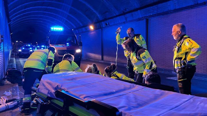 Grave una joven de 24 años al caerse de una bicicleta en el túnel de Santa María de la Cabeza