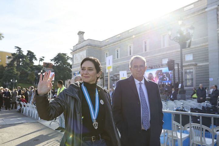 La presidenta de la Comunidad de Madrid, Isabel Díaz Ayuso, abandona la misa de la Almudena por una leve indisposición