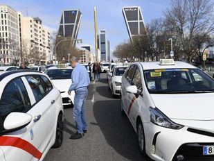 El taxi madrileño advierte: aumentar los VTC supondría colapso circulatorio y retroceso en sostenibilidad