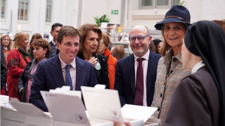 La Infanta Elena y Almeida inauguran el Rastrillo de Nuevo Futuro
