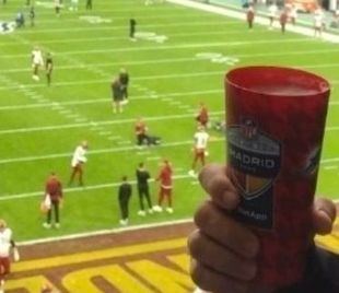 Venta de cerveza en el Bernabéu durante la NFL