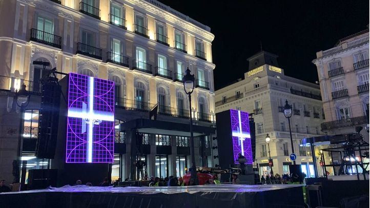 Escenario del concierto aniversario de Apple en Sol
