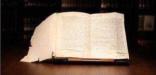 El ICAM rescata una bula papal de 1695 manuscrita en pergamino tras un siglo perdida