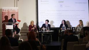 Mesa de debate 'Farmacia y salud pública: confianza, acceso y calidad asistencial'