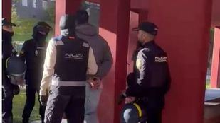 Ocho detenidos en una operación contra cuatro narcopisos en el distrito de Latina