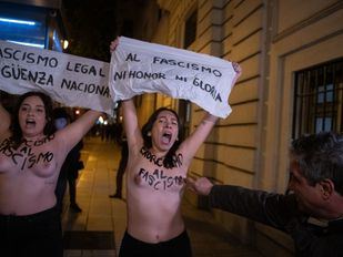 Detenido el hombre que tocó los pechos de dos activistas de Femen