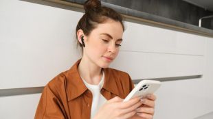 “No es autonomía, es explotación digital”: la Federación Mujeres Jóvenes denuncia el auge de OnlyFans