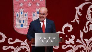 Martín interviene durante el acto homenaje a la Constitución