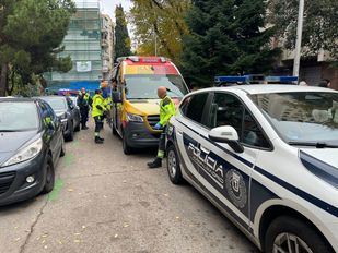 Muere una mujer al precipitarse de un décimo piso junto a sus dos hijos, ambos muy graves