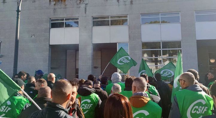 Manifestación de CSIF debido a la falta de efectivos policiales en Parla.