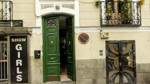 Portal del hotel ilegal de la Cuesta de Santo Domingo