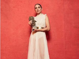 Medallas de Oro al Mérito en las Bellas Artes 2025 para Verónica Echegui y la librería Rafael Alberti