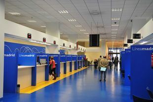 La tasa de basuras dispara las consultas en Línea Madrid con picos de más de 4.600 diarias