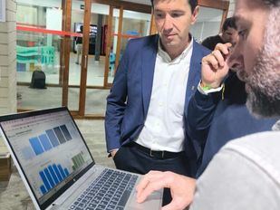 Valdemorillo pone en marcha la primera piscina cubierta inteligente de la Comunidad