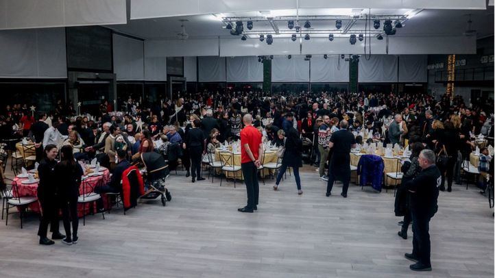 Edición de 2023 de la cena solidaria 'Te invito a cenar' en el Mirador de Cuatro Vientos