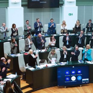 Sin premio para los vecinos de Aluche: centro de mayores en el patio y turrón en el Pleno