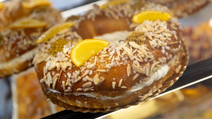 Un roscón de Reyes relleno de nata