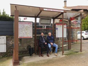 Instaladas tres nuevas marquesinas de autobús calefactadas