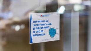 Cartel sobre el uso de la mascarilla.