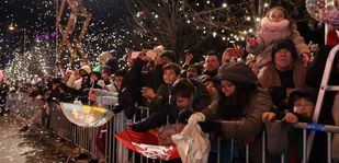 Los Reyes Magos llenan Madrid de magia y conocimiento en una Cabalgata marcada por el frío