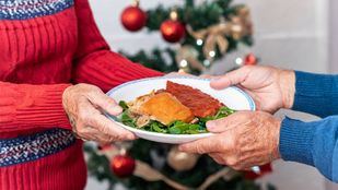 El Ayuntamiento de Fuenlabrada ha ofrecido menús especiales a los mayores por Navidad