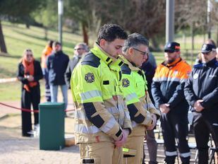 Comunidad y Arroyomolinos homenajean al bombero que falleció en acto de servicio en Alcorcón