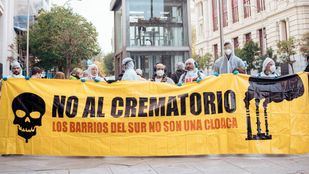 Asociaciones vecinales de Usera y Villaverde protestan contra el crematorio en la M-40