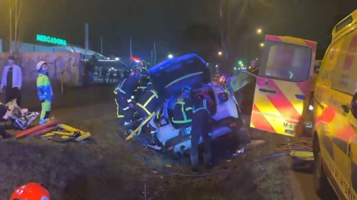 Accidente entre un autobús y un turismo en Pozuelo de Alarcón