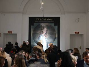 Apertura de la exposición 'Des-caradas. Mujeres históricas vistas con los ojos de hoy', de la pintora hiperrealista Covadonga S. Leyva, en el Real Jardín Botánico - CSIC