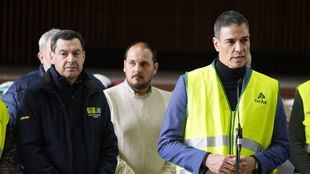 Juanma Moreno y Pedro Sánchez en su comparecencia tras el accidente de Adamuz