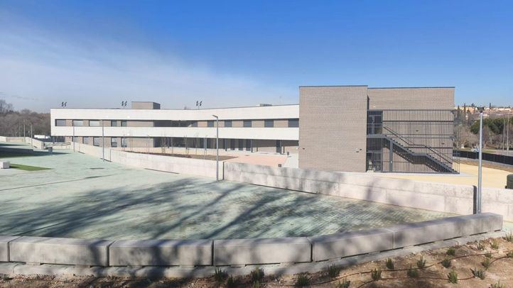 Exterior del IES Ana Frank en Aravaca