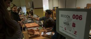 La participación a las 17.00 horas se desploma en el País Vasco y apenas supera la de 2016 en Galicia