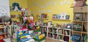 La presión del alquiler expulsa a las librerías: cierran El Movimiento del Caracol y Tipos Infames