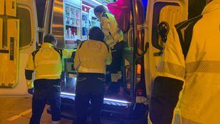 Sanitarios atienden al agredido