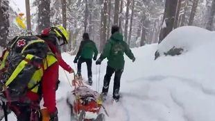 Rescatado un esquiador herido tras seis horas de intervención en Siete Picos