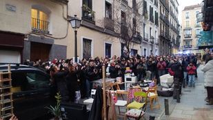 Tensión vecinal en Malasaña tras la compra de un edificio y la no renovación de contratos