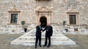 Antonio Armengot, delegado comercial de Iberdrola en Madrid, y Antonio Prieto Lucena, obispo de la Diócesis de Alcalá de Henares