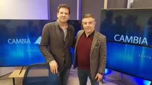 Enrique Riobóo entrevista al alcalde de Las Rozas, José de la Uz, en Canal 33