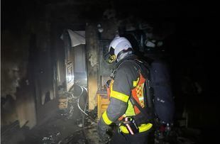 Tres atendidos por inhalación de humo en un incendio en Chapinería