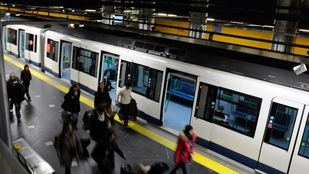 Restablecida la L8 al aeropuerto tras verse afectada por la rotura de una tubería
