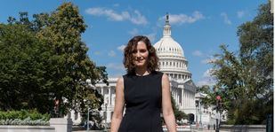 Ayuso reconoce a EEUU como "faro del mundo libre" y despierta las críticas de la oposición